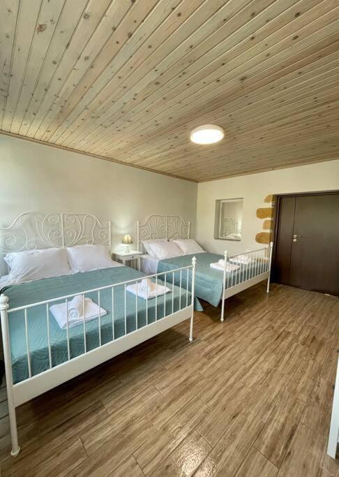 Villa Eftychia Serene Getaway With Hot Tub In A Quiet Location กิสเซมอส ภายนอก รูปภาพ