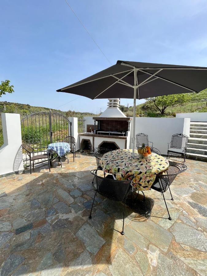 Villa Eftychia Serene Getaway With Hot Tub In A Quiet Location กิสเซมอส ภายนอก รูปภาพ